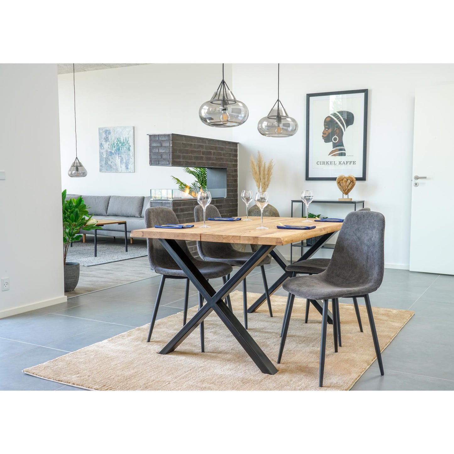 Zeitloser Stuhl MALMÖ (2er Set) in Dungelgrau Cord mit schwarzen Beinen