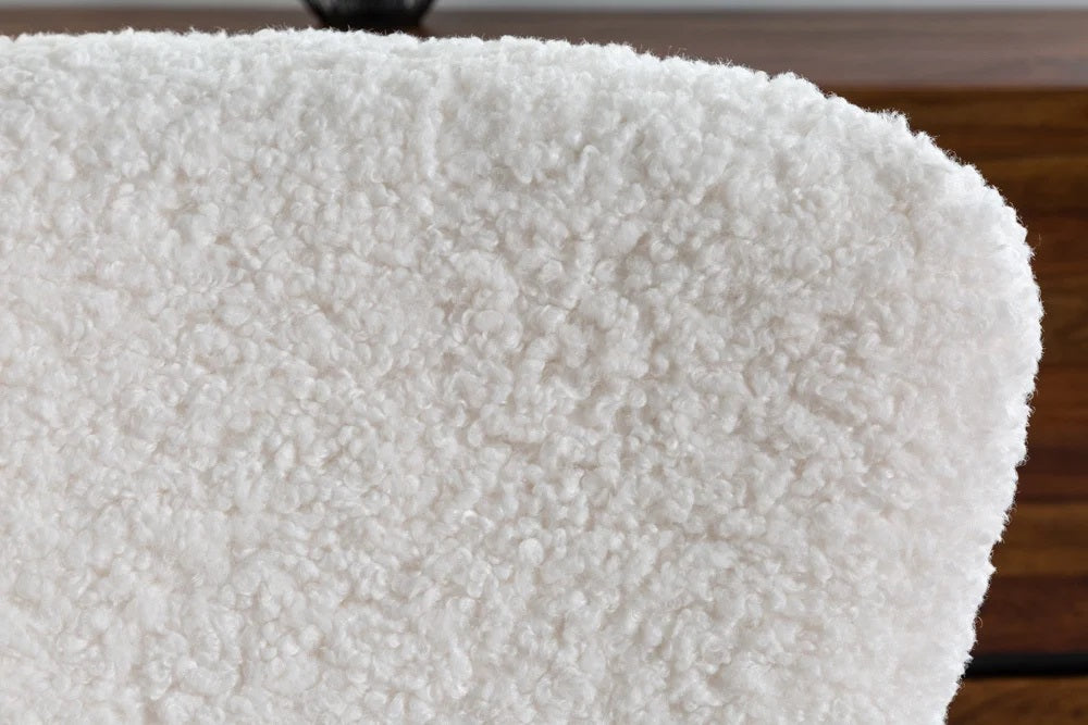 Bequemer Schaukelstuhl HYGGE weiss Bouclé Sessel