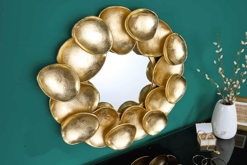 Dekorativer Design Spiegel CASCARA 73cm gold Metall Handarbeit