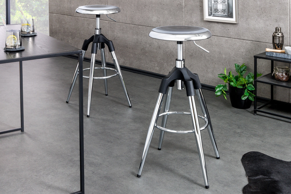 Urbaner Barhocker FABRICA Chrom silber höhenverstellbar Metall