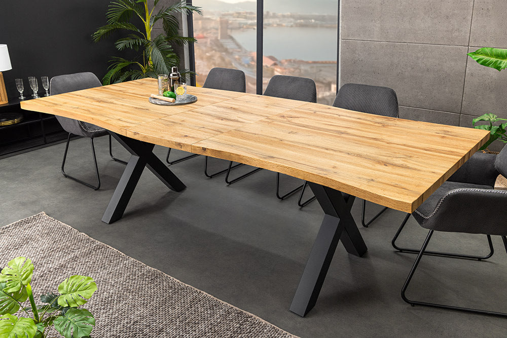 Ausziehbarer Esstisch OAKLAND 180-220cm Wildeiche-Design Baumkante