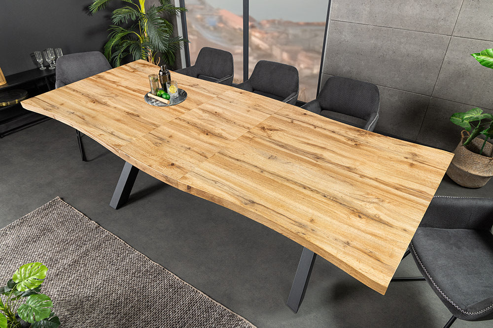 Ausziehbarer Esstisch OAKLAND 160-200cm Wildeiche-Design Baumkante – LebensWohnArt