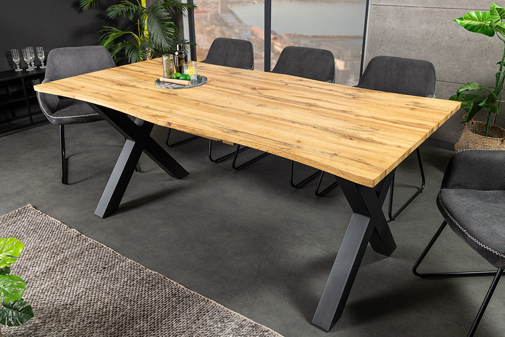 Ausziehbarer Esstisch OAKLAND 180-220cm Wildeiche-Design Baumkante