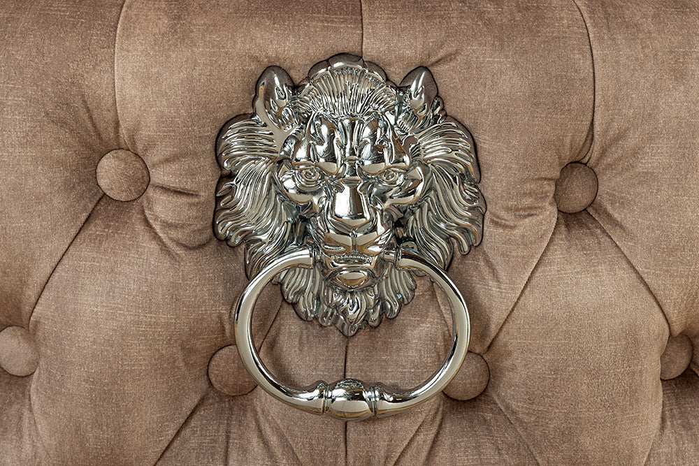Edler Stuhl LEON Samt beige Löwenkopf Nieten Chesterfield