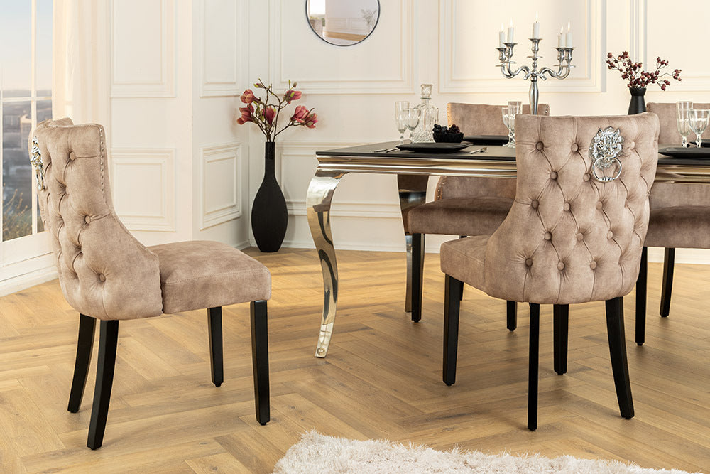 Edler Stuhl LEON Samt beige Löwenkopf Nieten Chesterfield – LebensWohnArt