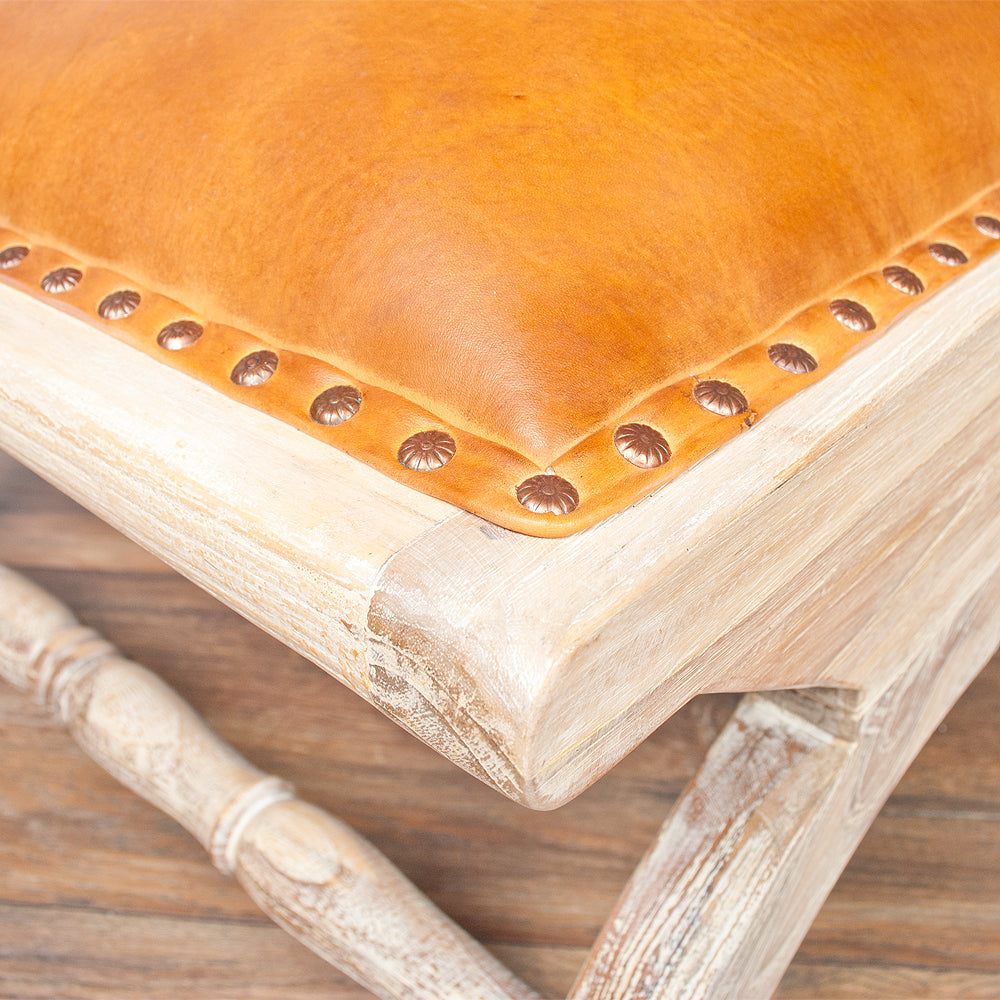 Ledersessel BAHIA Teak White Wash mit Hocker