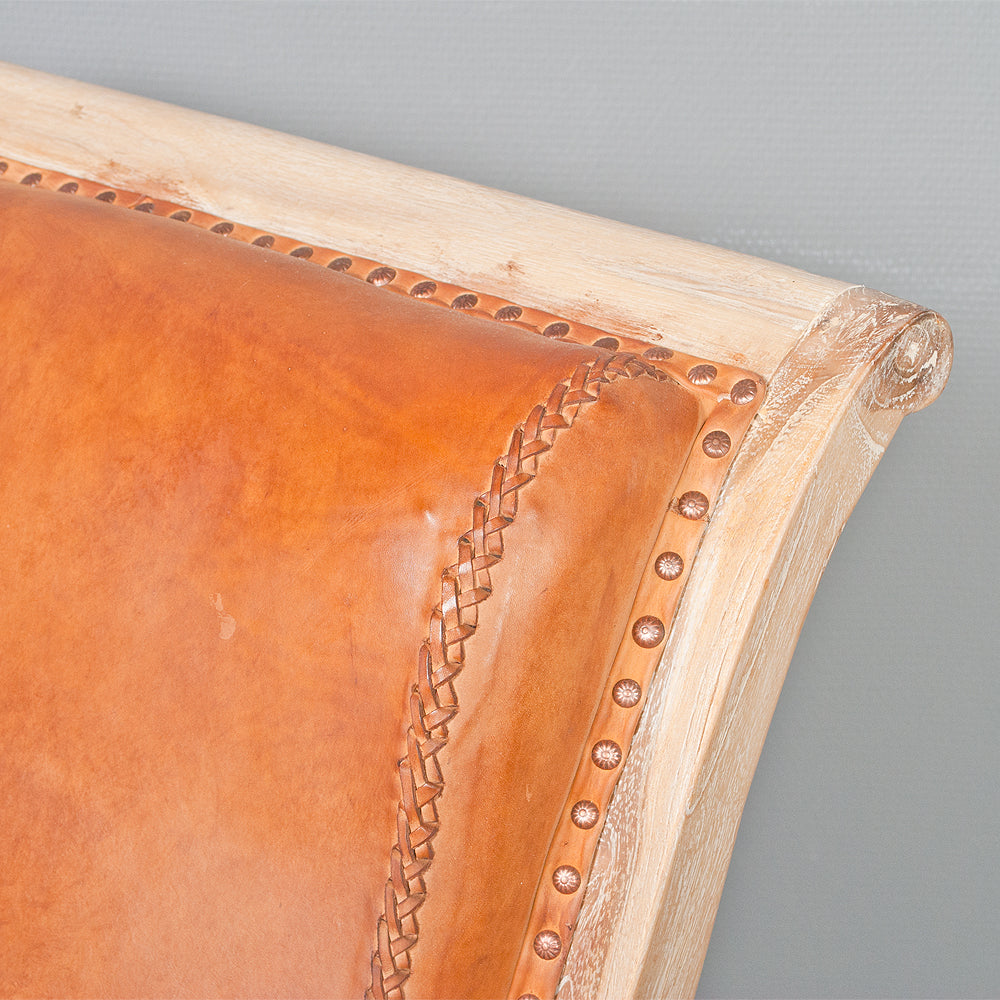 Ledersessel BAHIA Teak White Wash mit Hocker