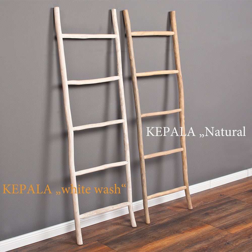 Deko-Leiter KEPALA H150cm White-Wash Teak Handtuchhalter Kleiderständer
